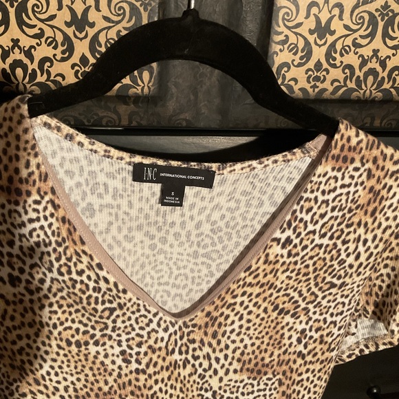 INC Cream Tan Leopard Fitted Cap Sleeve Blouse - Picture 2 of 5